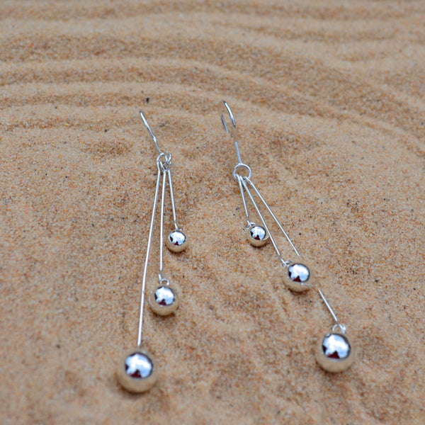 ピアス threetimes Classic tht earrings 4BTR1064 Triple Ball Pendulum Earrings – TistiK